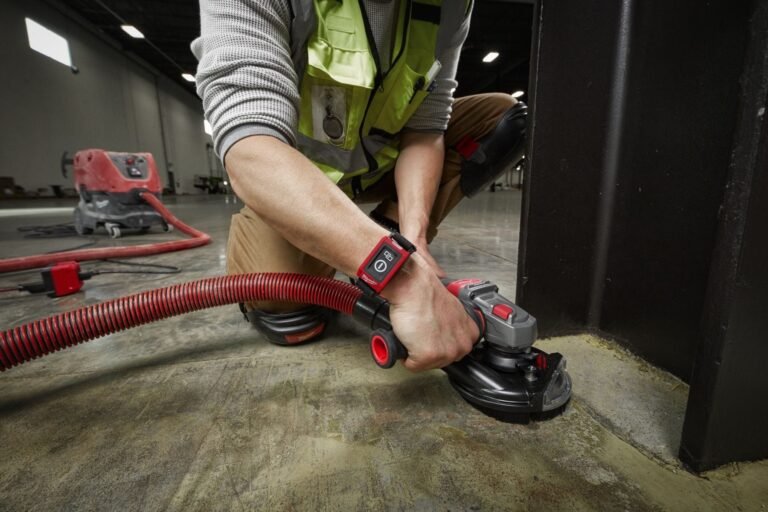 Milwaukee 0950-20 Universal Wireless Dust Control Adapter & Remote Control Kit