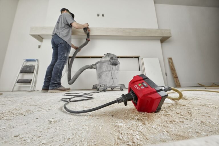 Milwaukee 0950-20 Universal Wireless Dust Control Adapter & Remote Control Kit