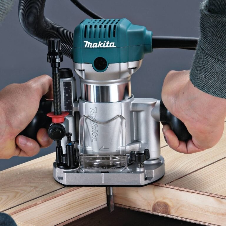 Makita RT0701CX3 Corded 1-1/4 HP* Compact Router Kit
