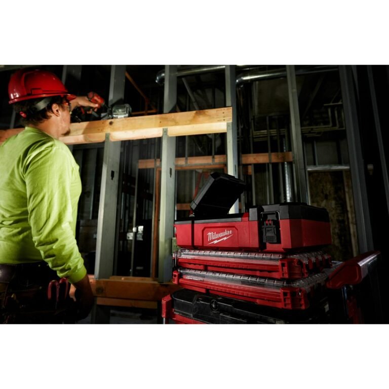 Milwaukee 2356-20 M12 PACKOUT 1,400-Lumen Flood Light w/ USB Charging, Tool Only