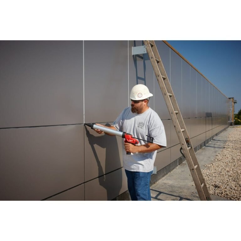 Milwaukee 2442-21 M12 20oz. Aluminum Barrel Sausage Style Caulk and Adhesive Gun Kit