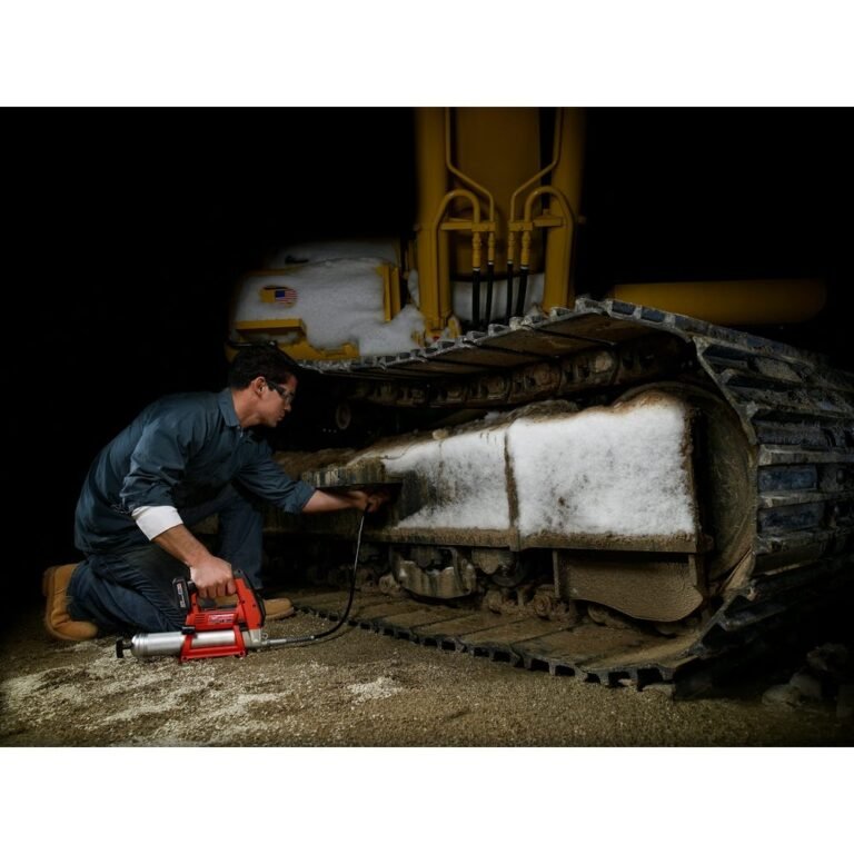 Milwaukee 2446-20 M12 Cordless Grease Gun