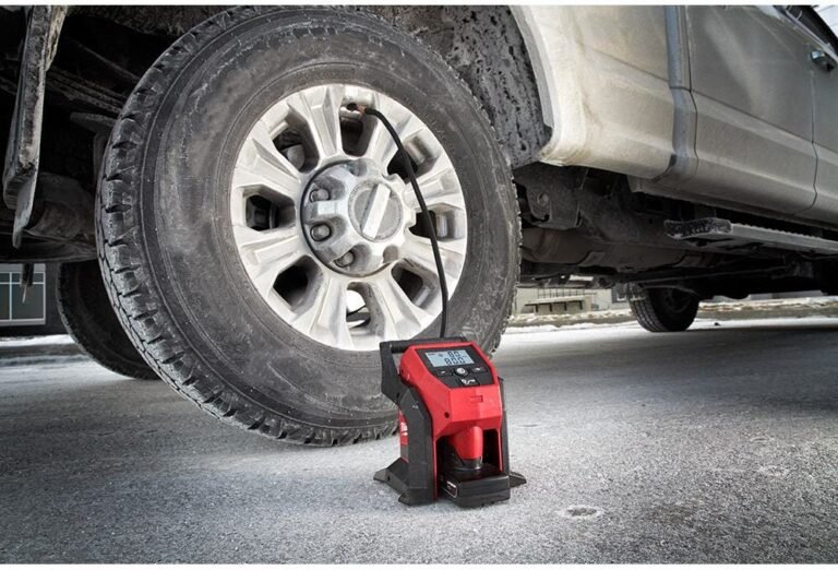 Milwaukee 2475-21XC M12 Cordless Compact Tire Inflator 4.0Ah Kit