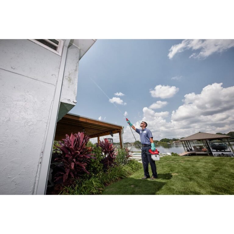 Milwaukee 2528-21G1 M12 1-Gallon Handheld Sprayer 2.0Ah Kit