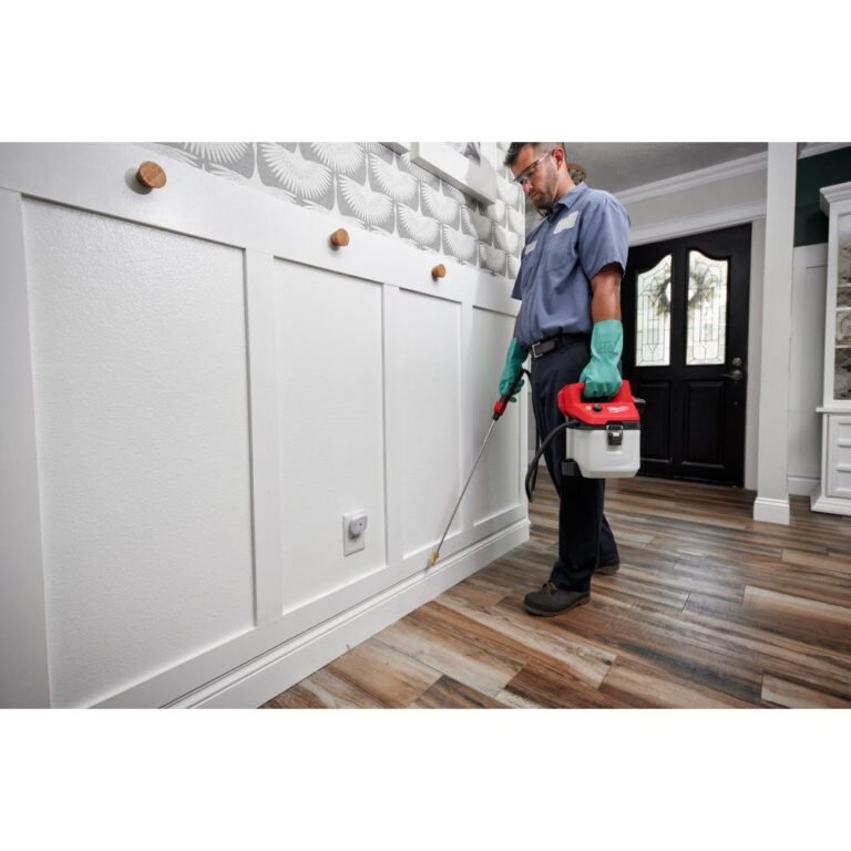 Milwaukee 2528-21G1 M12 1-Gallon Handheld Sprayer 2.0Ah Kit