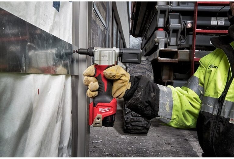 Milwaukee 2550-20 M12 Cordless Pop Rivet Tool, Tool Only