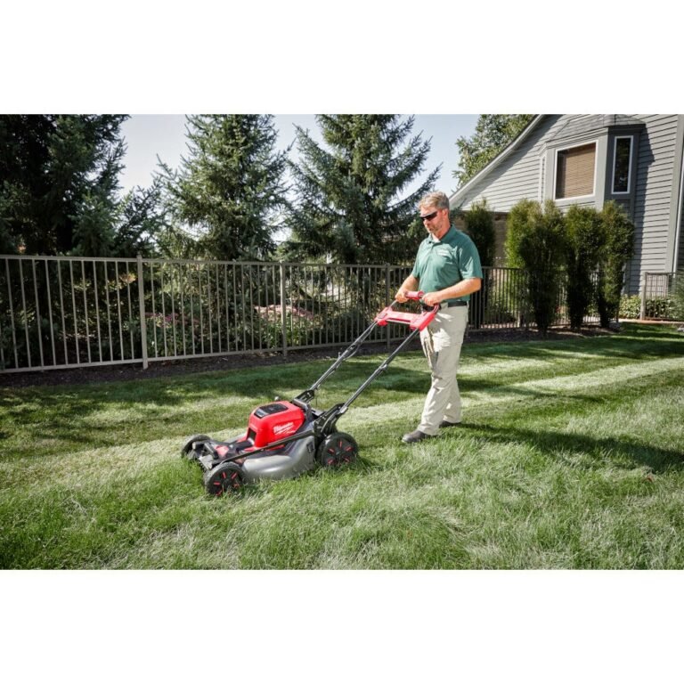 Milwaukee 2823-22HD M18 FUEL 21-in Self-Propelled Dual Battery Mower