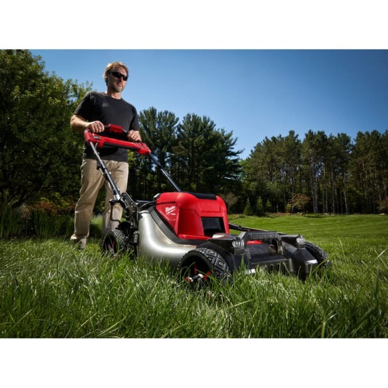 Milwaukee 2823-22HD M18 FUEL 21-in Self-Propelled Dual Battery Mower