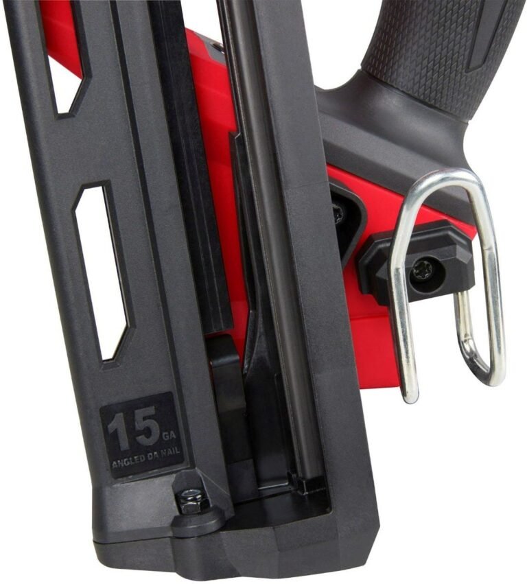 Milwaukee 2839-21CT M18 FUEL 15-Gauge Finish Nailer 2.0Ah Kit