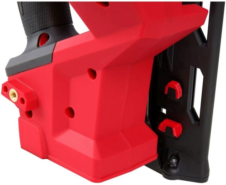 Milwaukee 2839-21CT M18 FUEL 15-Gauge Finish Nailer 2.0Ah Kit