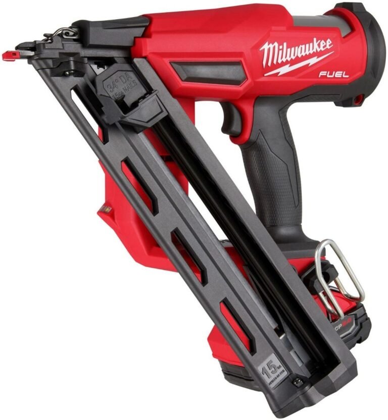 Milwaukee 2839-21CT M18 FUEL 15-Gauge Finish Nailer 2.0Ah Kit