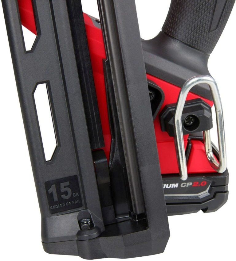 Milwaukee 2839-21CT M18 FUEL 15-Gauge Finish Nailer 2.0Ah Kit