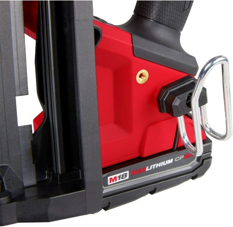 Milwaukee 2841-21CT M18 FUEL 16-Gauge Angled Finish Nailer 2.0Ah Kit