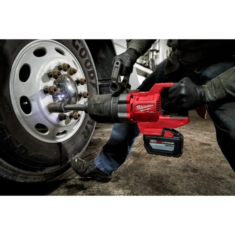 Milwaukee 2869-22HD M18 FUEL 1-Inch D-Handle Extended Anvil High Torque Impact Wrench with ONE-KEY 12.0Ah Kit