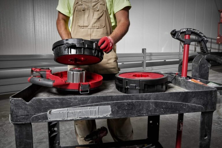 Milwaukee 2873-20 M18 FUEL Angler Pulling Fish Tape Powered Base, Tool Only