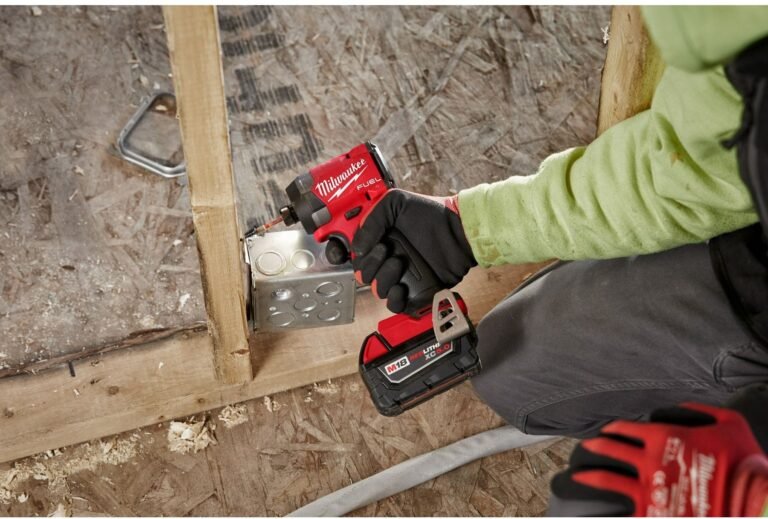 Milwaukee 2953-22 M18 FUEL 1/4-in. Hex Impact Driver Kit