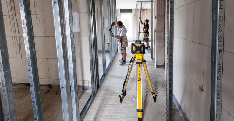 Stabila 04500TR LAR 160 G Rotation Laser Set With Tripod and Grade Rod