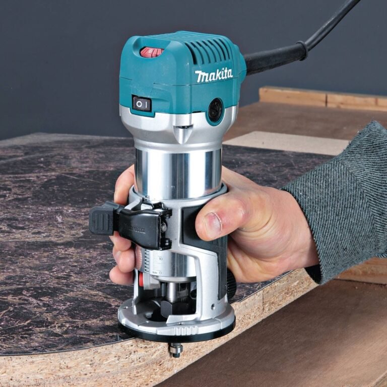 Makita RT0701CX3 Corded 1-1/4 HP* Compact Router Kit