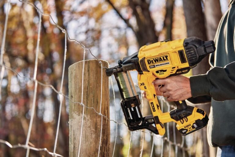 DeWALT DCFS950B 20V MAX XR Brushless 9-Gauge Fencing Stapler, Tool Only