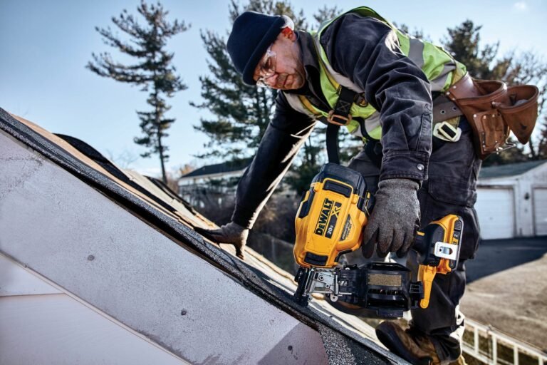 DeWALT DCN45RND1 20V MAX 15-Degree Cordless Coil Roofing Nailer 2.0Ah Kit