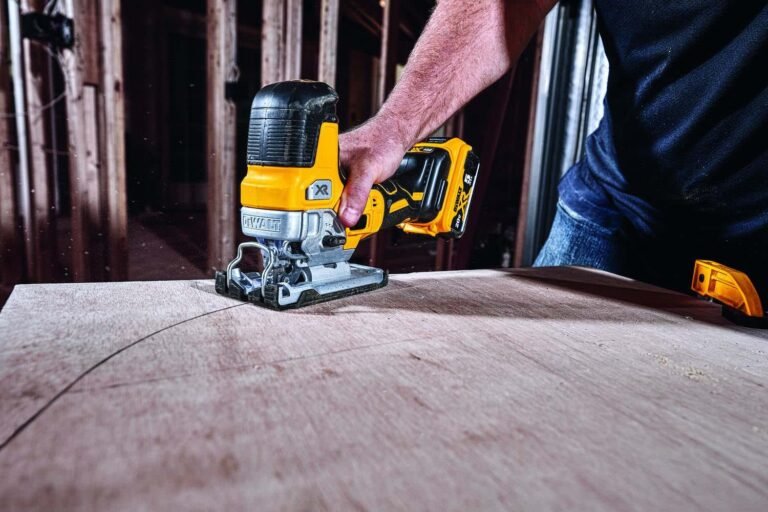 DeWalt DCS335B 20V MAX XR Brushless Cordless Jigsaw, Tool Only