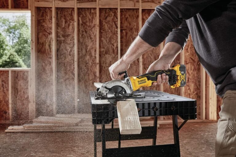 Dewalt DCS571B ATOMIC 20V MAX 4-1/2″ Circular Saw, Tool Only