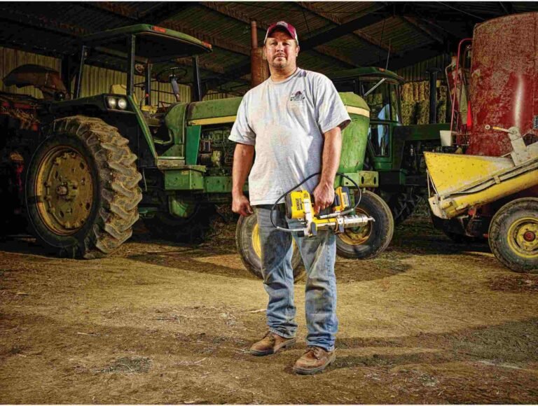 DeWalt DCGG571M1 20V MAX Grease Gun 4.0Ah Kit