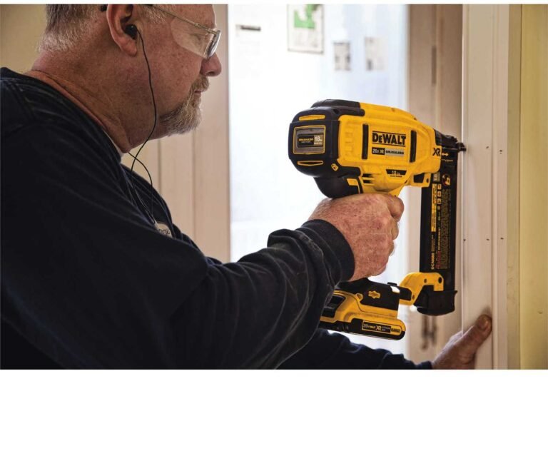 DeWalt DCN680D1 20V MAX XR Brushless 18-Gauge Brad Nailer 2.0Ah Kit