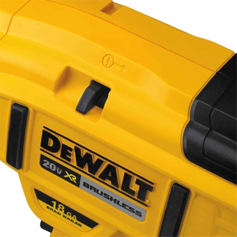 DeWalt DCN680D1 20V MAX XR Brushless 18-Gauge Brad Nailer 2.0Ah Kit