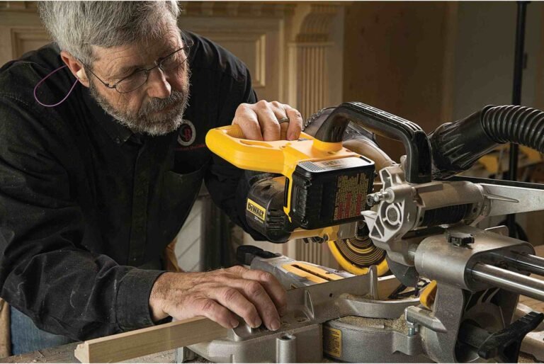 DeWalt DCS361M1 20V Max 7-1/4″ Cordless Miter Saw