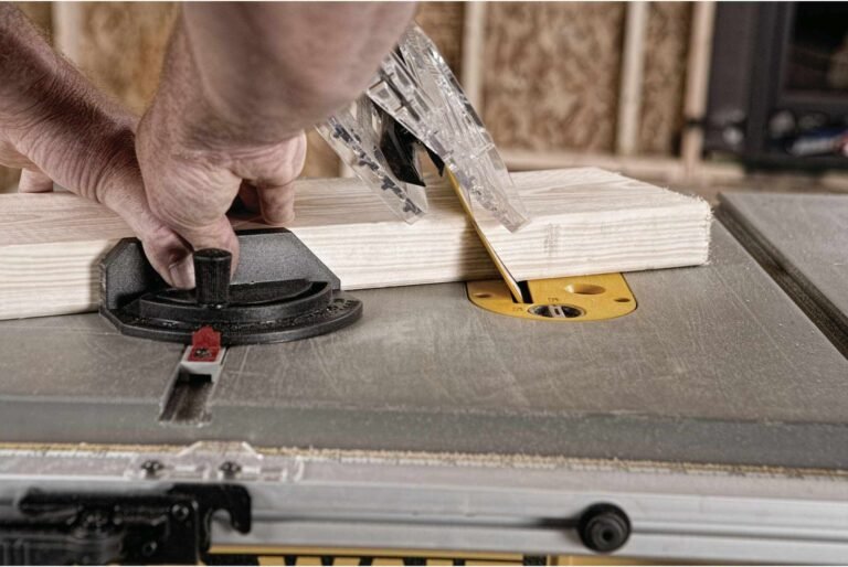 Dewalt DWE7491RS Corded 10″ Tablesaw With Wheeled Stand