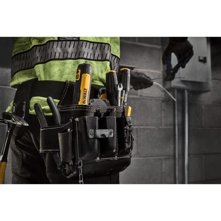 DeWalt DWHT66719 14-Piece Flexdrive 4V USB Screwdriver Kit