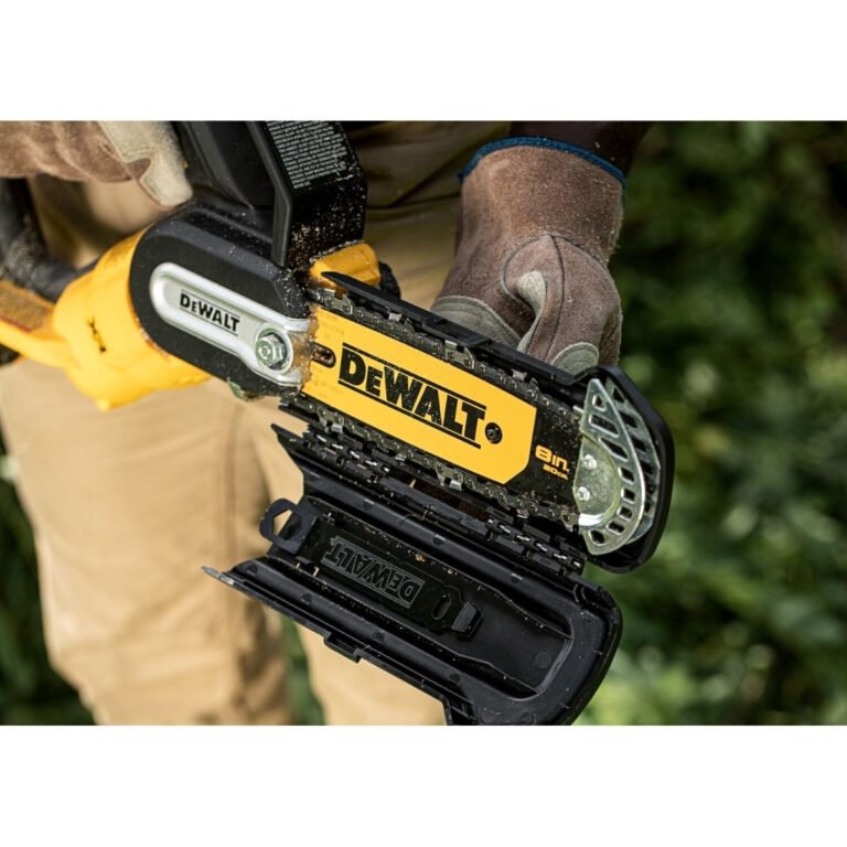 DeWalt DCCS623L1 20V MAX XR Brushless 8 in. Chainsaw 3.0Ah Kit