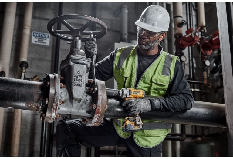 Dewalt DCF891B 20V MAX* XR 1/2-in Mid-Range Impact Wrench with Hog Ring Anvil (Tool Only)