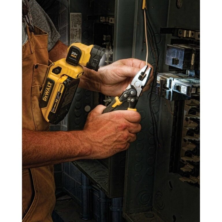 Dewalt DCL044 20V MAX 160 Lumen LED Handheld Worklight
