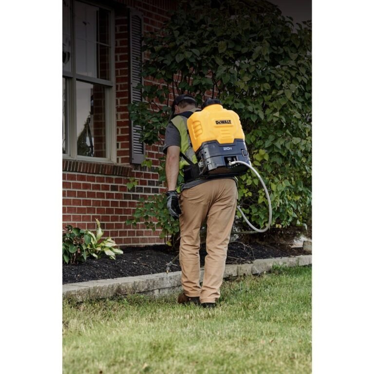 DeWalt DXSP190681B 20V MAX 4-Gallon Backpack Sprayer, Tool Only