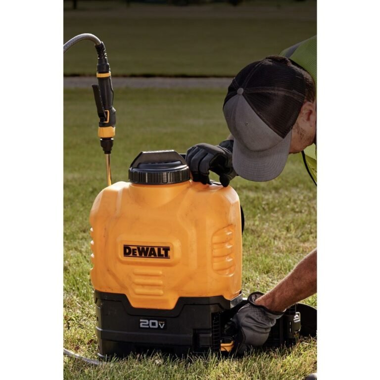 DeWalt DXSP190681B 20V MAX 4-Gallon Backpack Sprayer, Tool Only