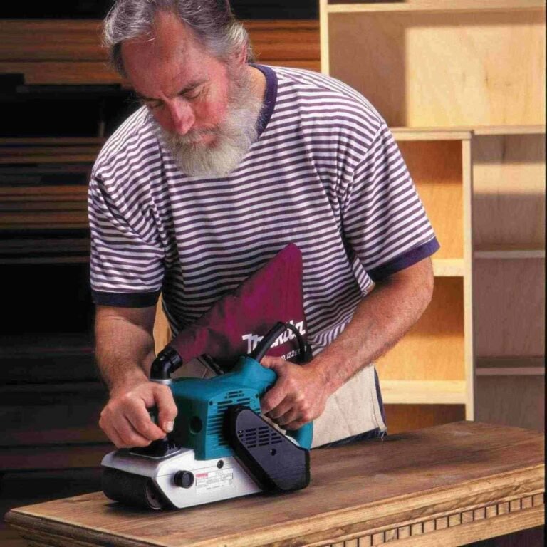 Makita 9403 Corded 4″ x 24″ Belt Sander