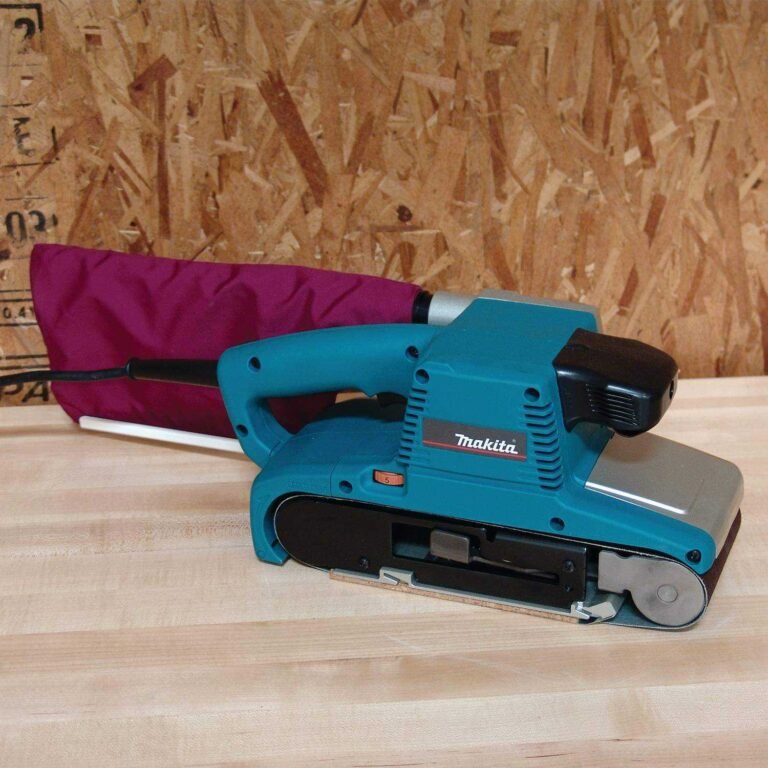 Makita 9404 Corded 4″ x 24″ Belt Sander, with Variable Speed
