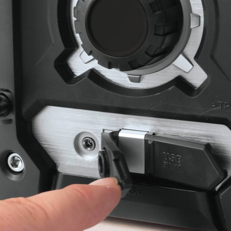 Makita XRM06B 18V LXT / 12V max CXT Lithium”â€˜Ion Cordless/Corded Bluetooth Job Site Radio, Tool Only