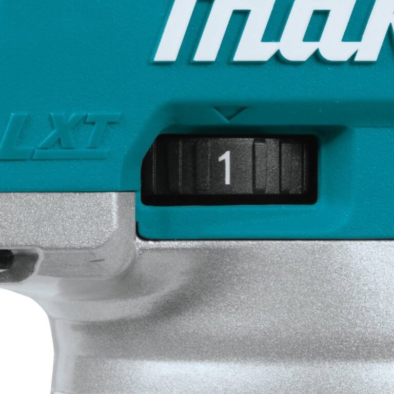 Makita XTR01T7 18V LXT Lithium-Ion Brushless Cordless Compact Router Kit (5.0Ah)