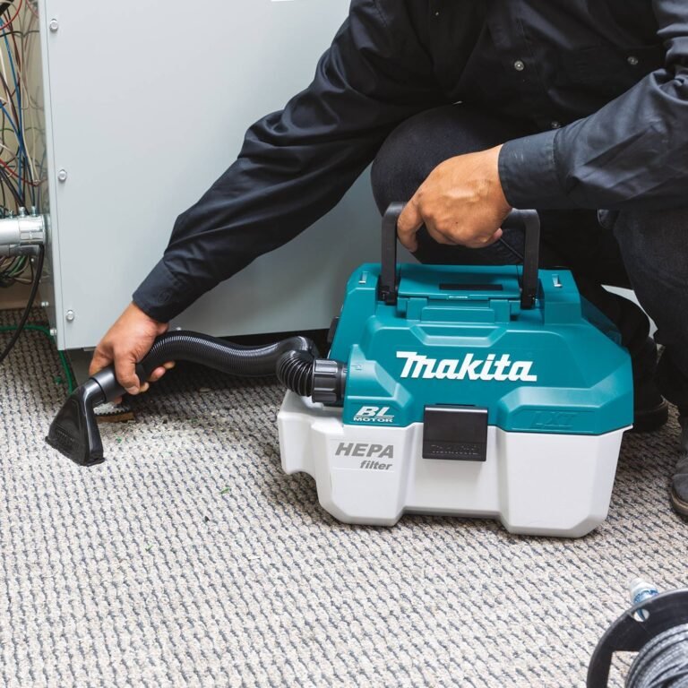 Makita XCV11Z 18V LXT Brushless 2-Gallon HEPA Wet / Dry Dust Extractor Vacuum, Tool Only