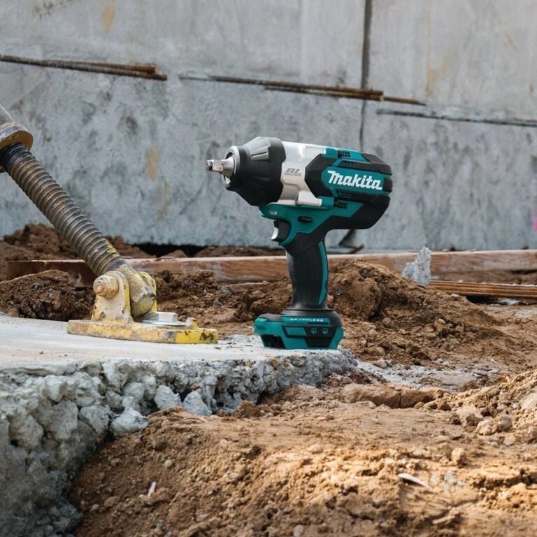 Makita XWT08Z 18V Brushless Cordless High Torque 1/2 in. Sq. Drive Impact Wrench , Tool Only