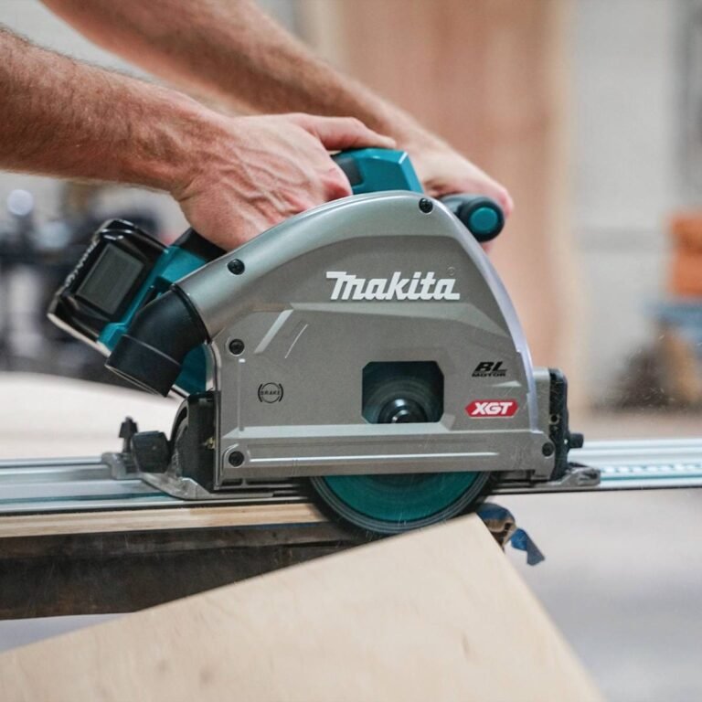 Makita GPS01M1J 40V max XGT Brushless 6-1/2″ AWS Plunge Track Saw 4.0Ah Kit