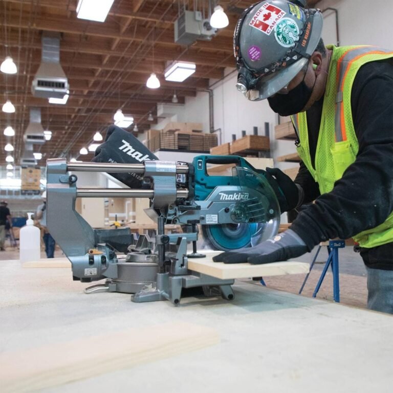 Makita GSL02M1 40V max XGT Brushless Cordless 8-1/2″ Dual-Bevel Sliding Compound Miter Saw Kit, AWS Capable (4.0Ah)
