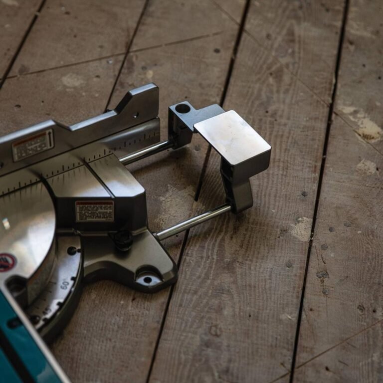 Makita GSL02M1 40V max XGT Brushless Cordless 8-1/2″ Dual-Bevel Sliding Compound Miter Saw Kit, AWS Capable (4.0Ah)