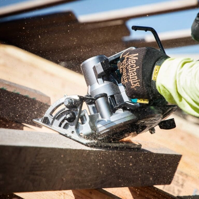 Makita GSR01M1 40V max XGT Brushless Cordless Rear Handle 7-1/4″ Circular Saw Kit (4.0Ah)