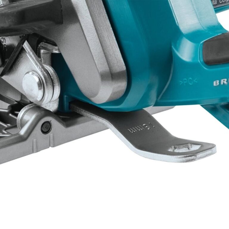 Makita GSR01M1 40V max XGT Brushless Cordless Rear Handle 7-1/4″ Circular Saw Kit (4.0Ah)