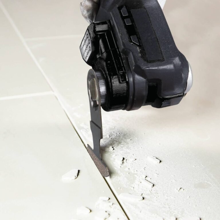 Makita XMT04ZB 18V LXT Lithium-Ion Sub-Compact Brushless Cordless StarlockMax Oscillating Multi-Tool, Tool Only