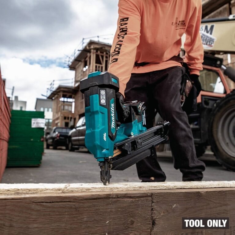 Makita XNB03Z 18V LXT Cordless 21-Degree Full Round Head 3-1/2-in. Framing Nailer, Tool Only